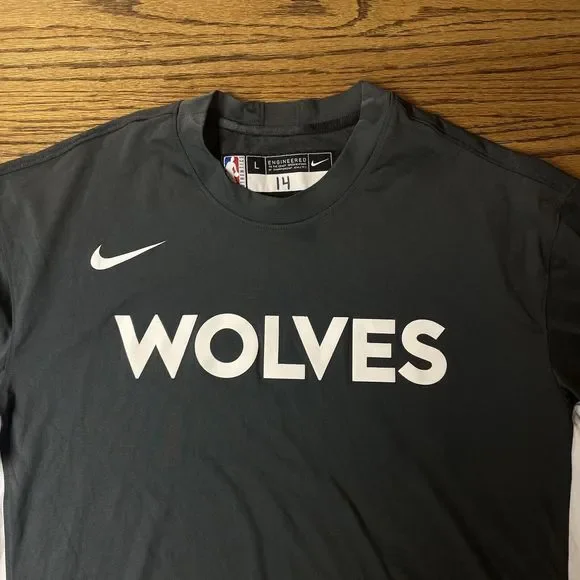 2017-18 Timberwolves Game Used Worn Warmup Shooting Shirt L NBA #14 - Picture 3 of 4